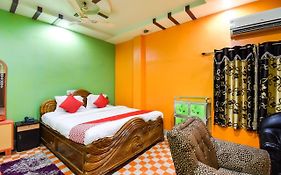 Sahana Hotel 3*